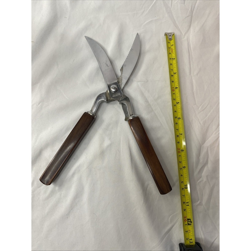 Vintage Made In Italy Poultry Shears Serrated Blade Wooden Handles